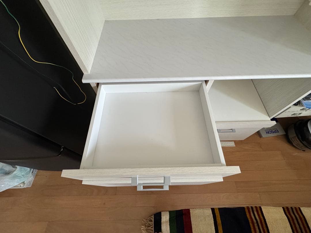 食器棚　高さ1.800幅1.000奥行390