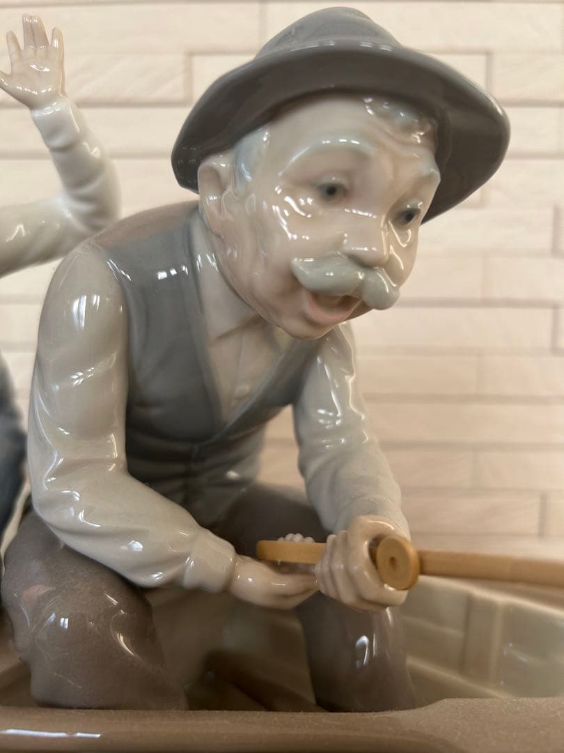 リヤドロ　おじいちゃんと魚釣り