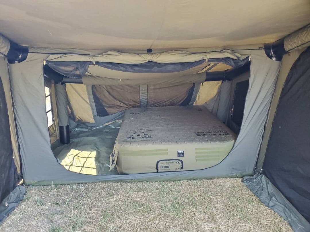 banker air tent 　BONFLAG Air Bedもお付けします。