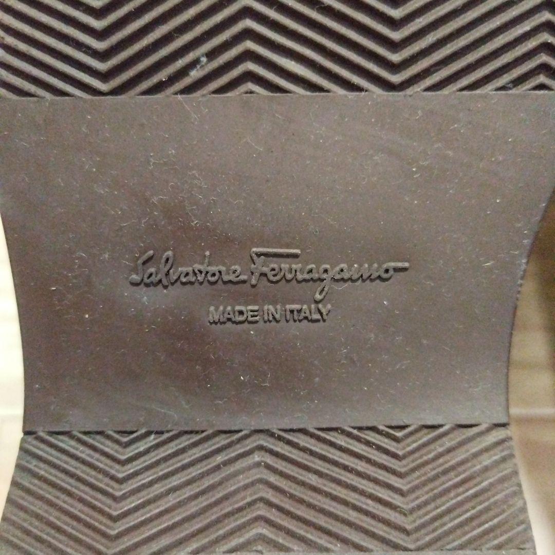 フェラガモ　レザーシューズ　プレーントゥ　Salvatore Ferragamo