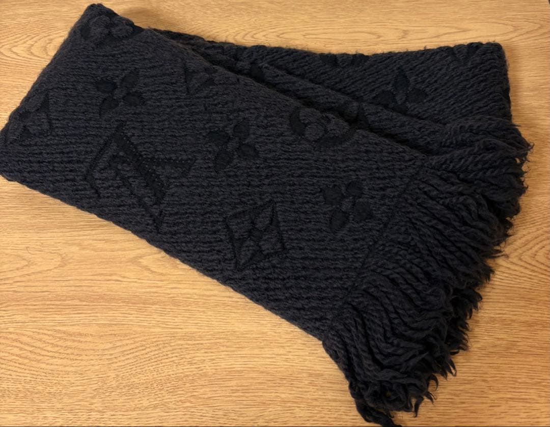 LOUIS VUITTON ロゴマニア　マフラー