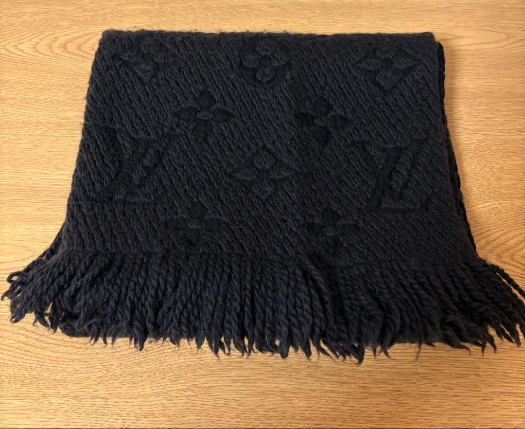 LOUIS VUITTON ロゴマニア　マフラー