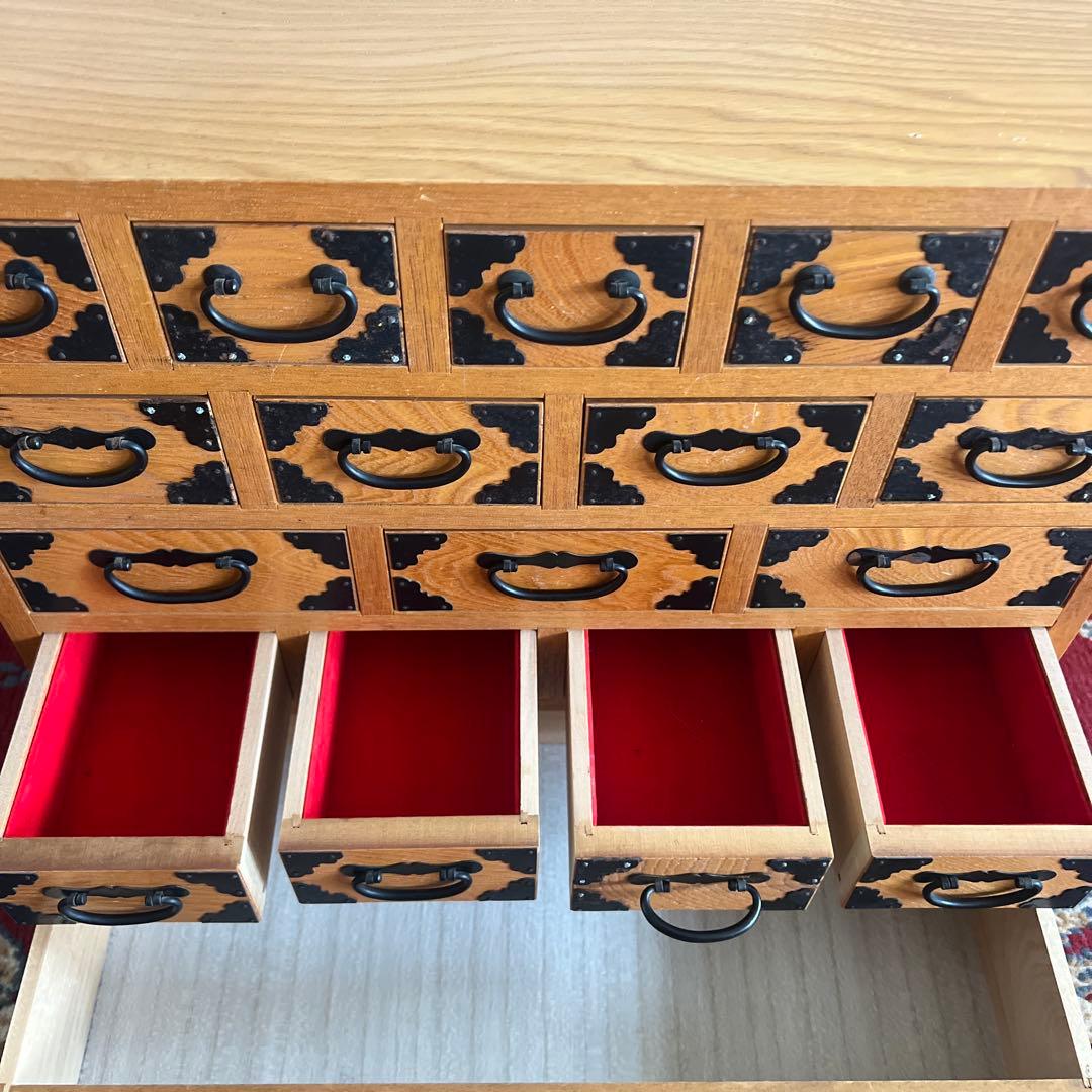 Aliです。骨董品　薬箪笥　薬箱　小箪笥　5段小引き出し17杯