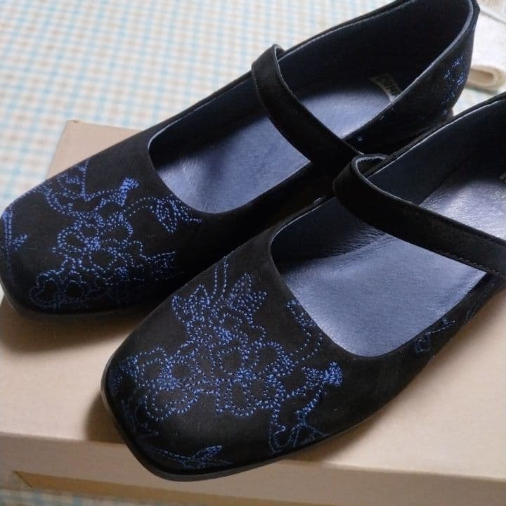 CAMPER・刺繍ストラップシューズ・サイズ37・ヒール約4㎝