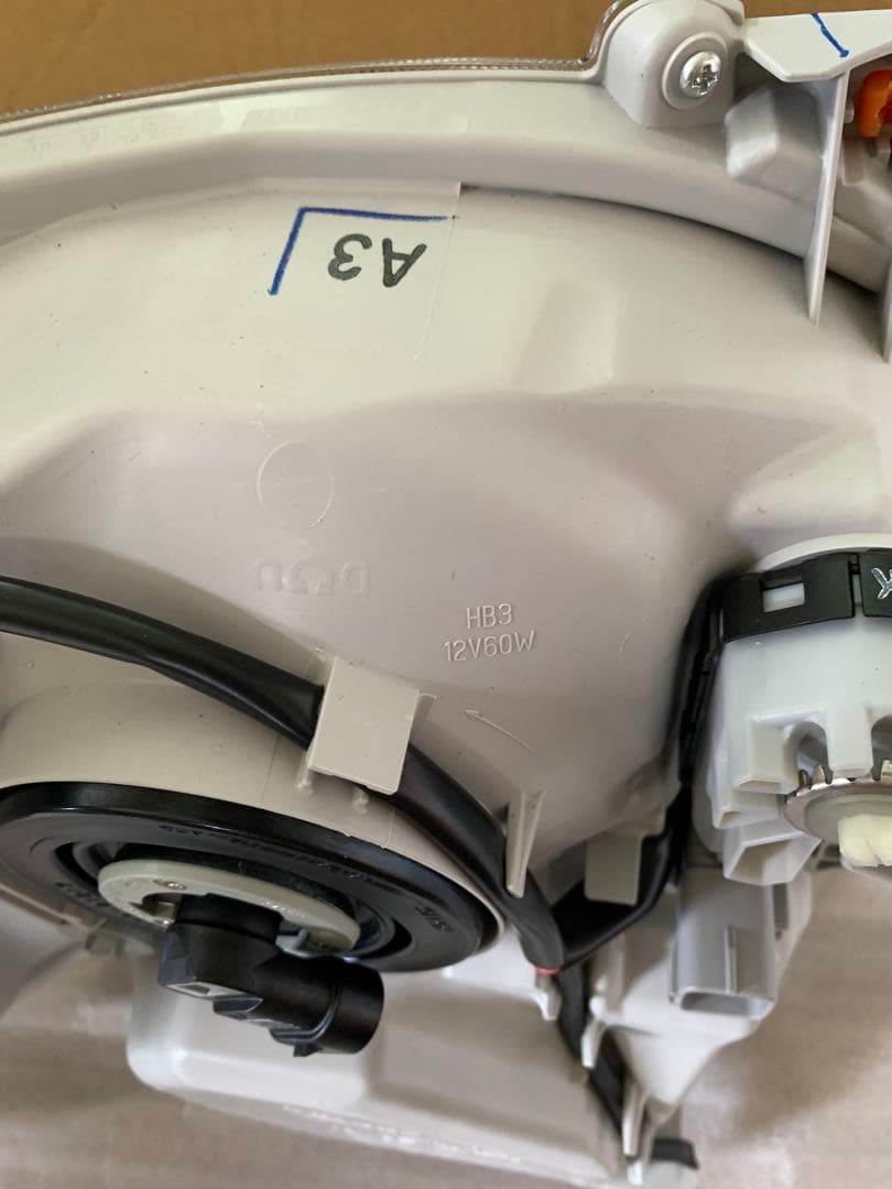 ハイエース ダークプライムII ヘッドライト