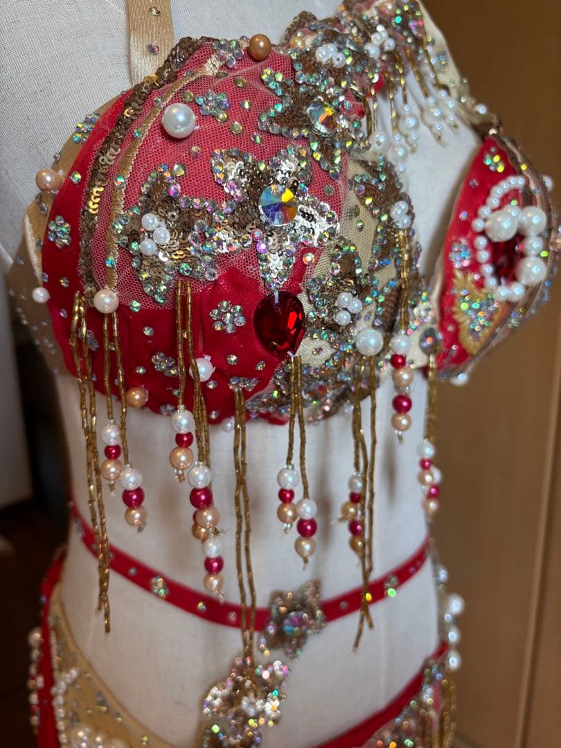 ベリーダンスhoyda 衣装 エジプト製 赤 新作