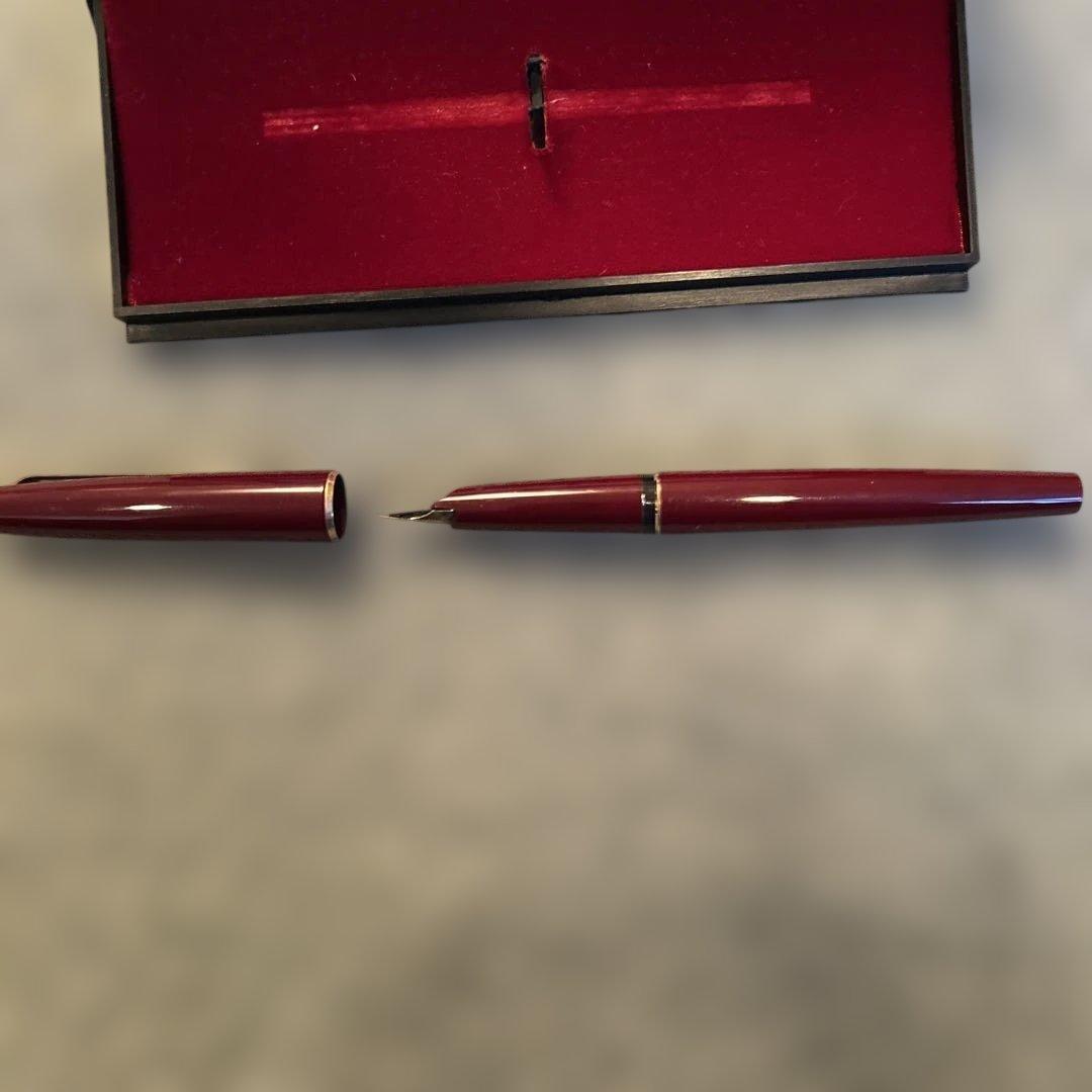 MONTBLANC 赤 万年筆 専用ケース付き