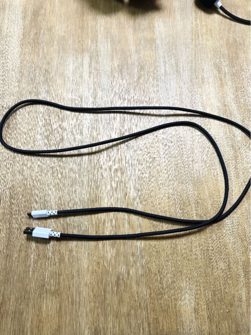 ヘッドホン RAZER BLACKSHARK V3 WHITE EDITION