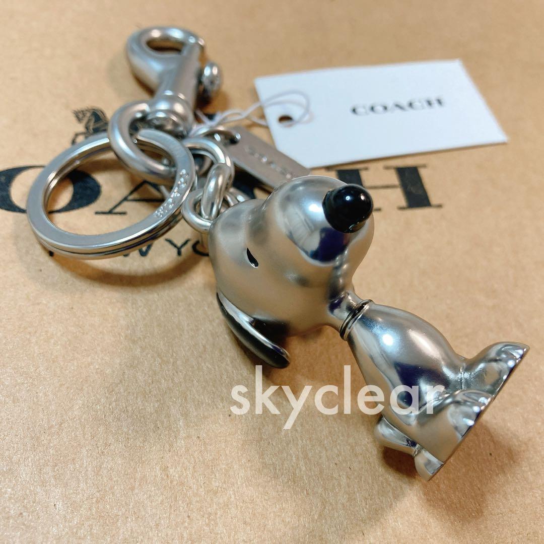 メル10338 新品正規品COACH2025 コラボ スヌーピー チャーム