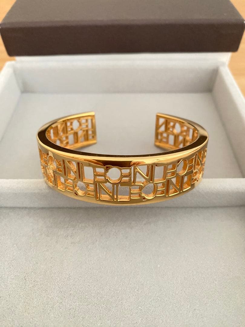 【希少】【正規品】セリーヌ CELINE バングル　ブレスレット　匿名配送