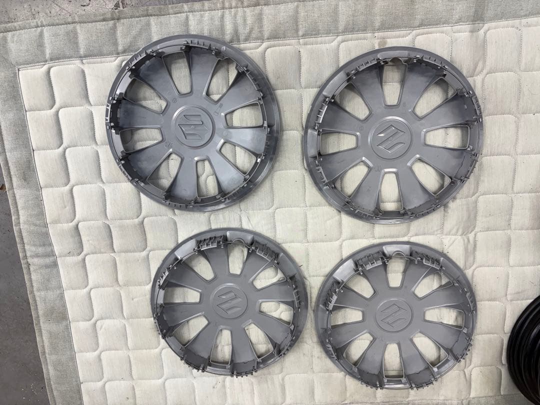 エリンギ　スズキエブリーバン純正ホイールカバーとスチールホイールセット