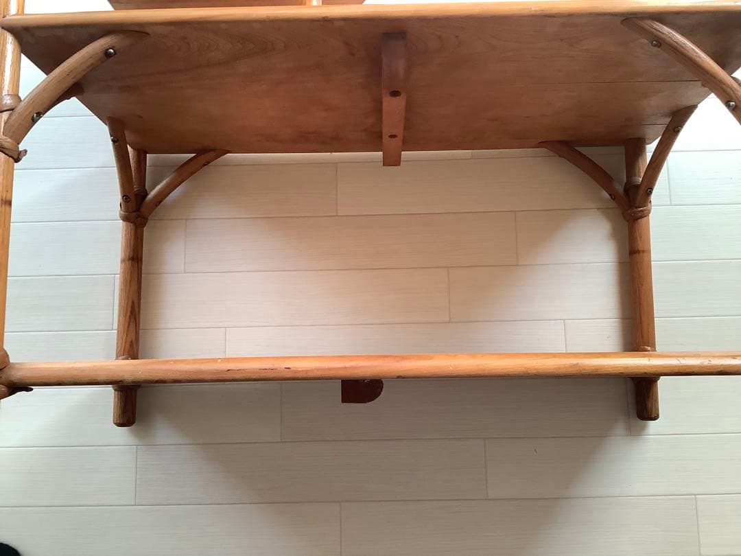 Heywood Wakefield 社製の刻印付きサイドテーブル