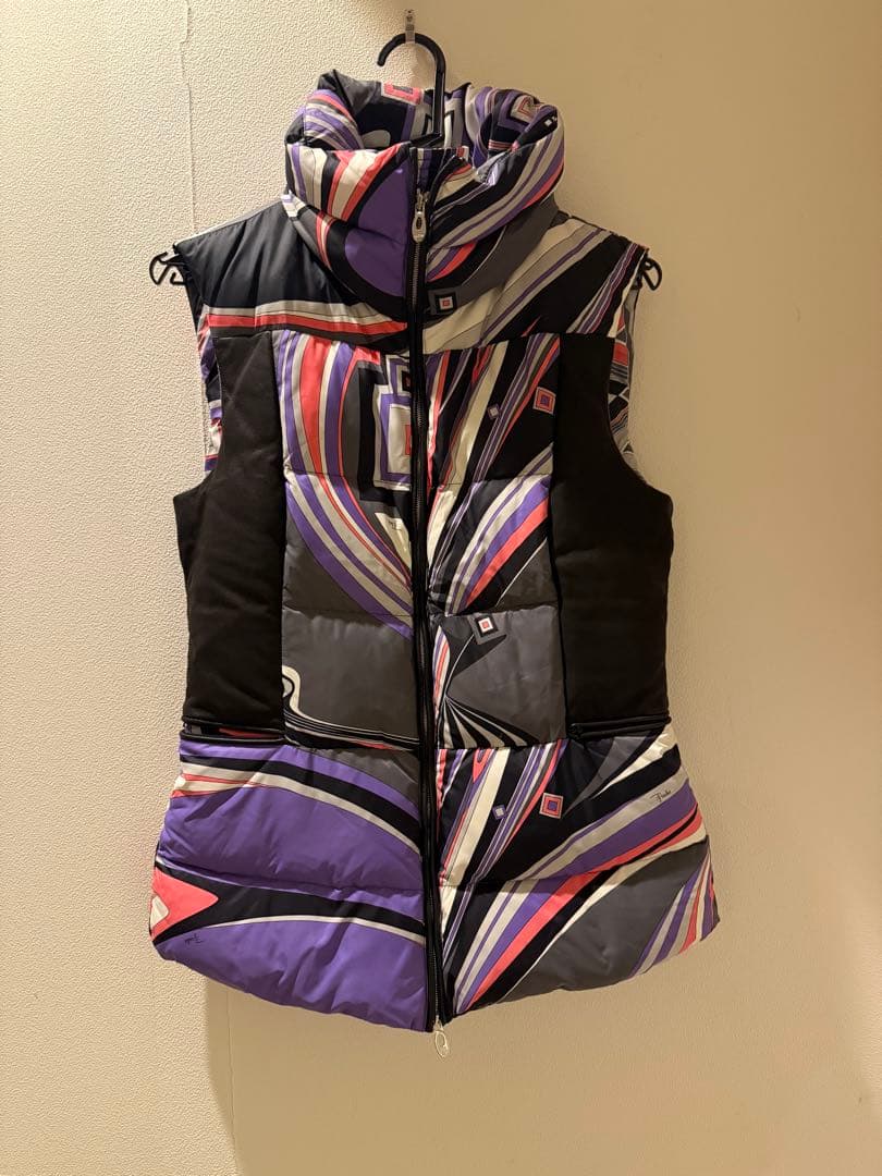新品未使用試着のみ　EMILIO PUCCI ダウンベスト イタリア42サイズ