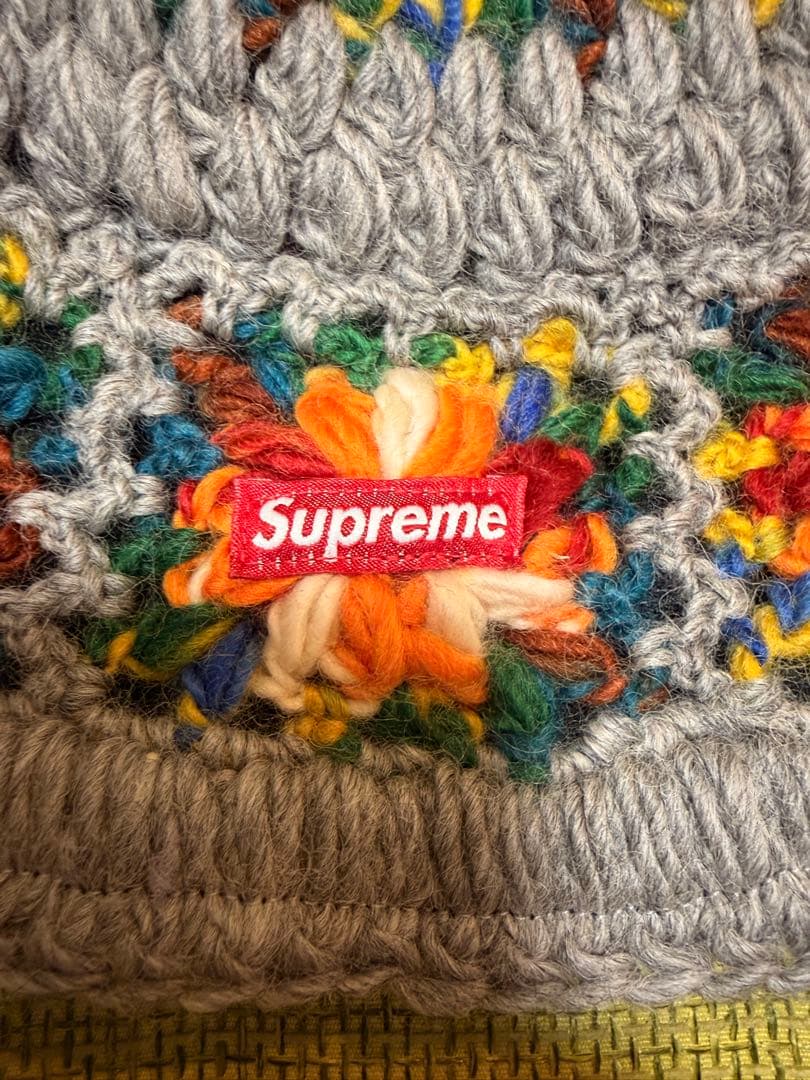 Supreme 花柄刺繍 ニット帽 グレー