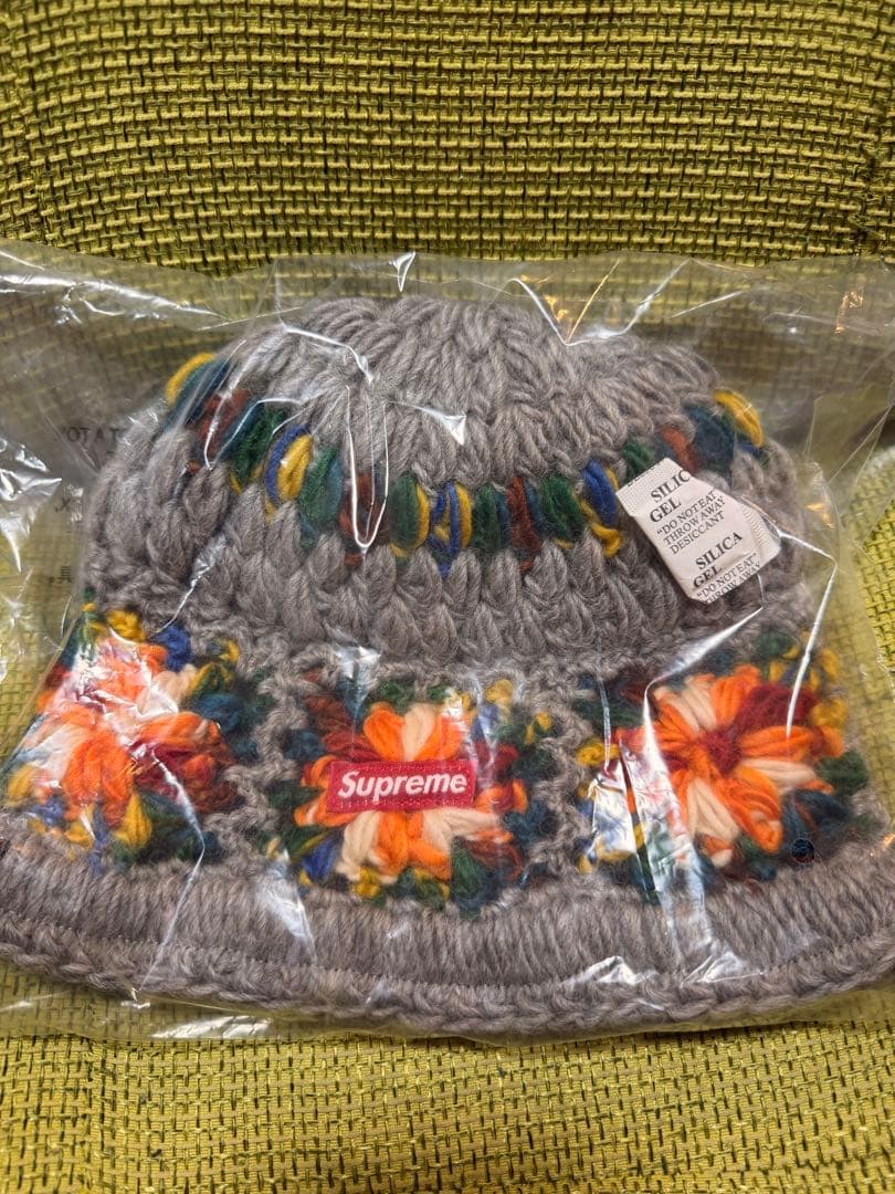 Supreme 花柄刺繍 ニット帽 グレー