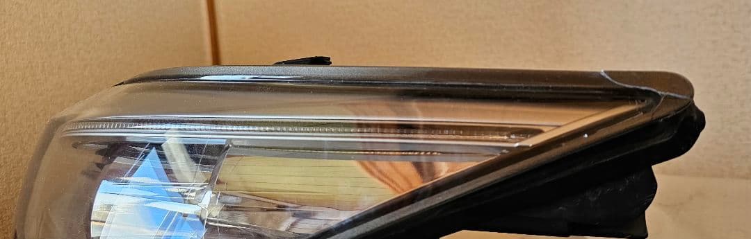 トヨタサイ2014年、 ヘッドライト 左