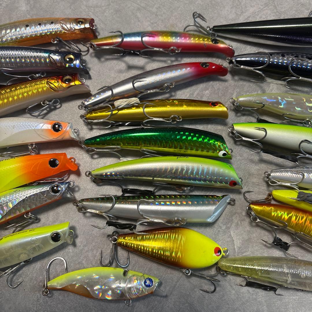 シーバス　ルアー　まとめ売り　ケース付