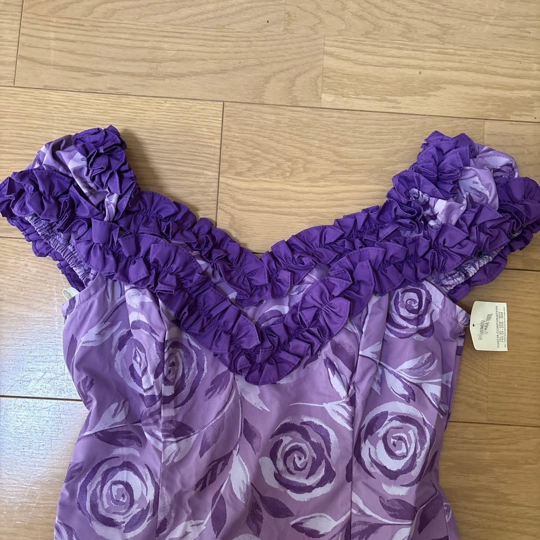 フラダンスドレス　 ムームードレス 紫色 バラ模様 レイ付き