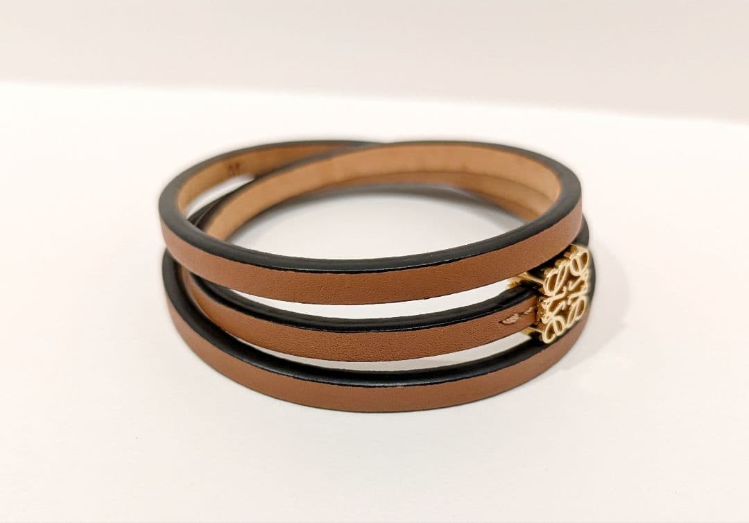 ロエベ ツイストバングル カーフ タン Mサイズ ブレスレット LOEWE