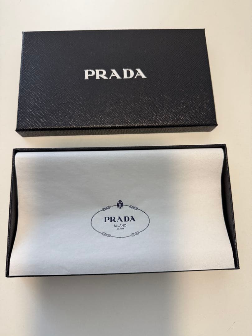 【定価7万→1.8万】PRADA iPhone 16 Pro ケース