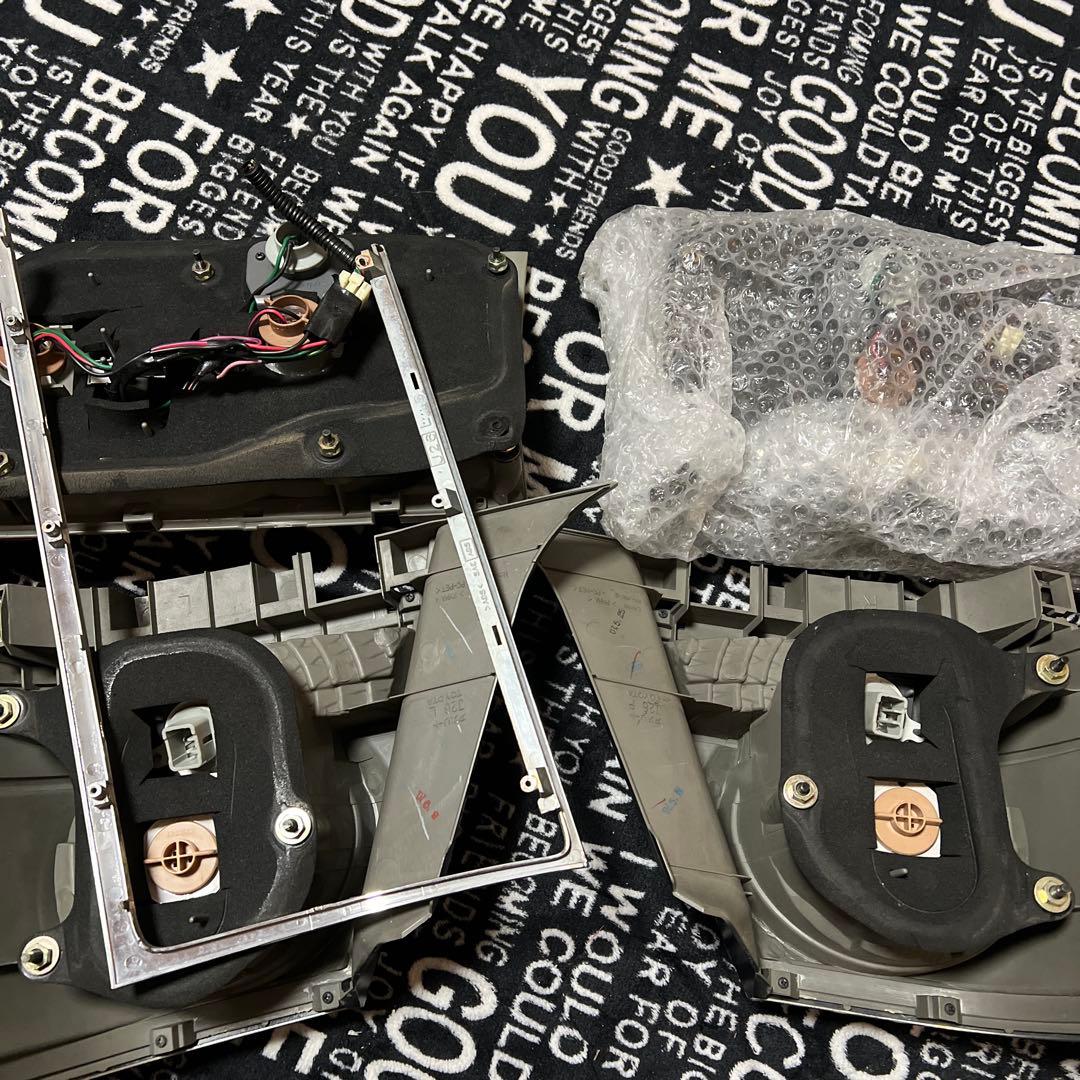 17クラウンアスリートテールランプ 4個セット 赤 純正