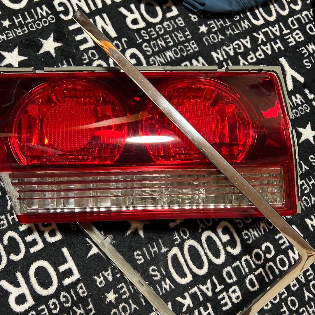 17クラウンアスリートテールランプ 4個セット 赤 純正