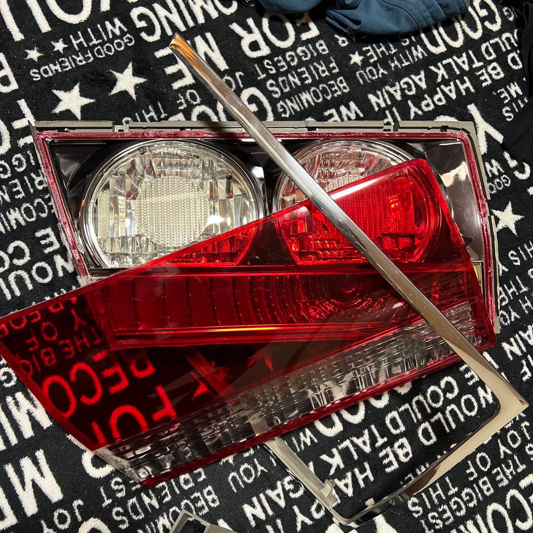 17クラウンアスリートテールランプ 4個セット 赤 純正
