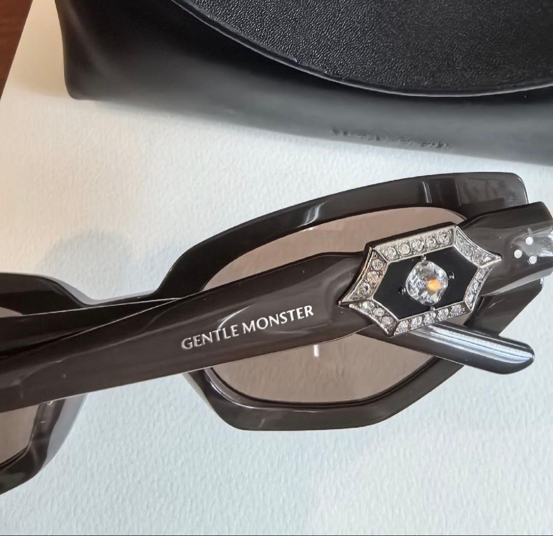 GENTLE MONSTER・ジェントルモンスター Ruvy Van サングラス