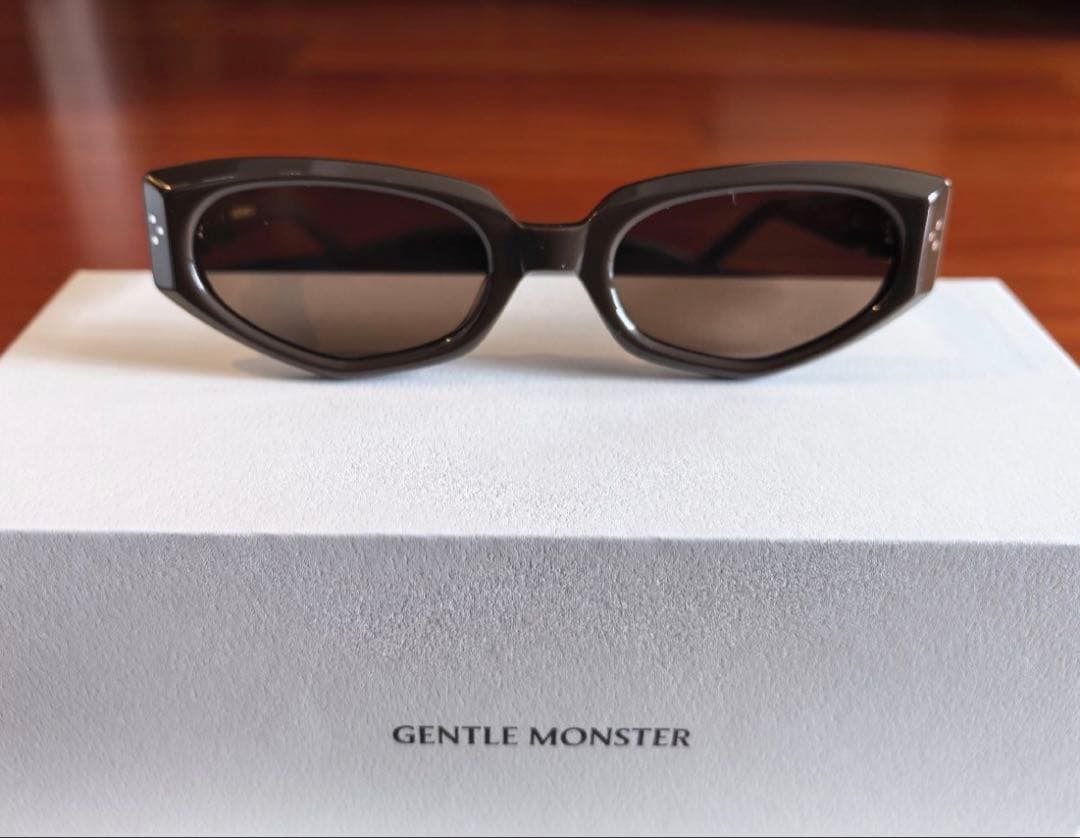 GENTLE MONSTER・ジェントルモンスター Ruvy Van サングラス