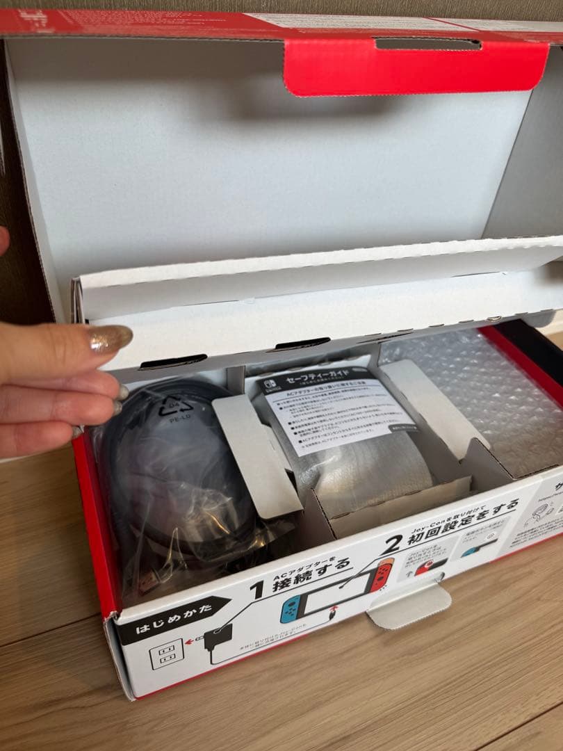 任天堂Nintendo Switch (本体)