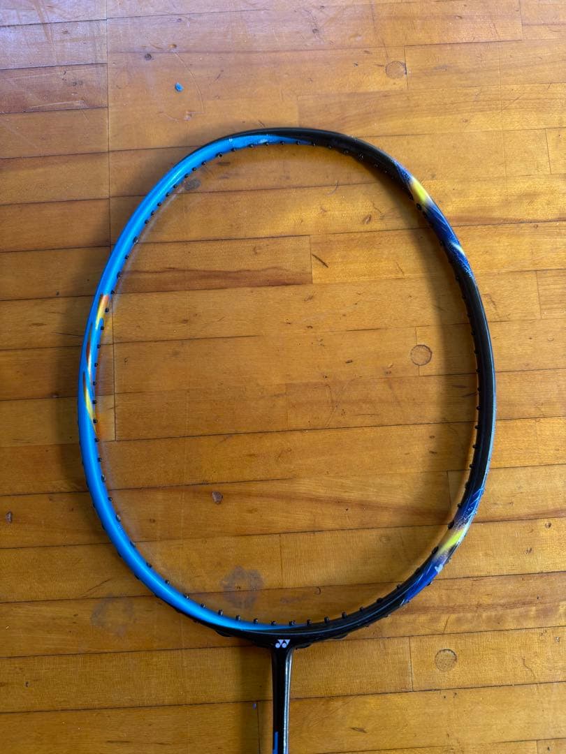 バドミントンラケット アストロクス77 4ug5