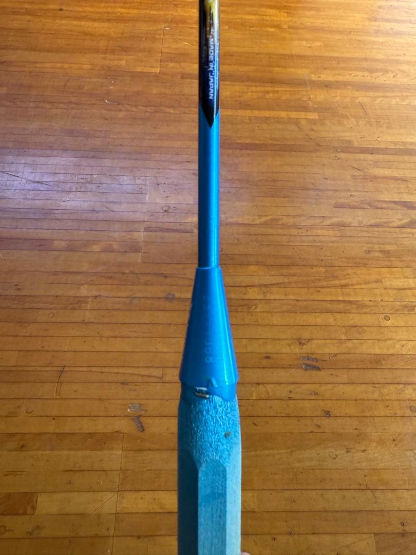 バドミントンラケット アストロクス77 4ug5