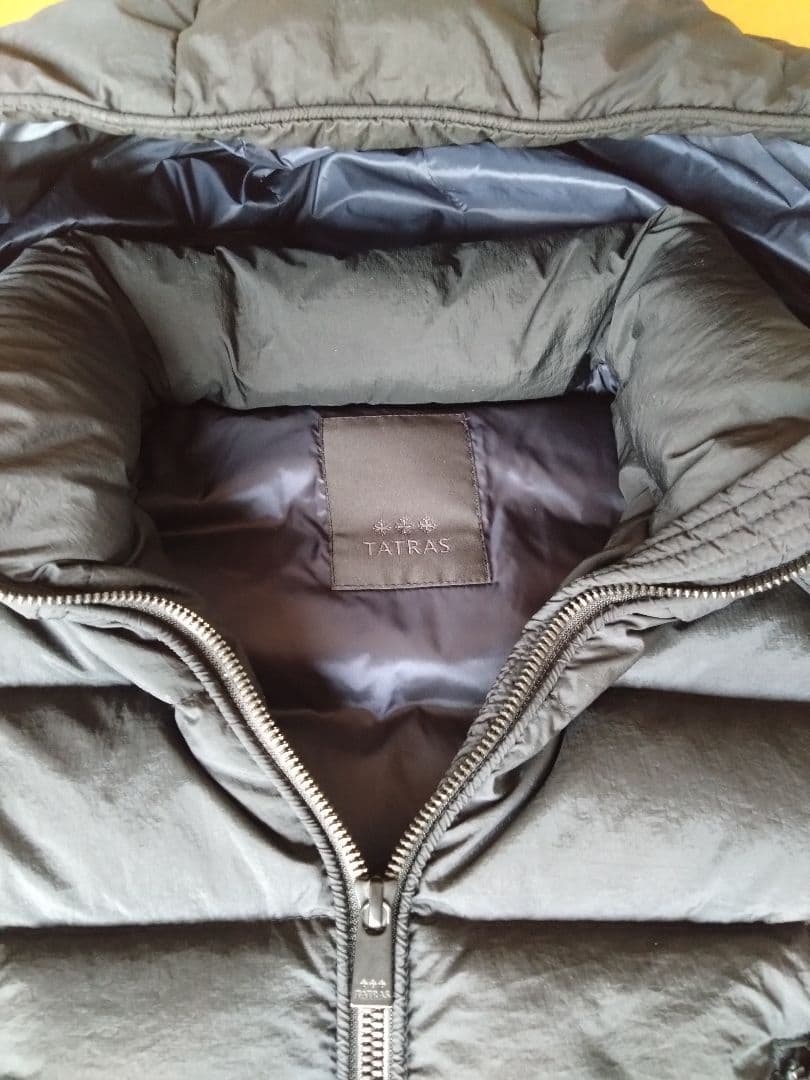 【美品】TATRASタトラスフード付きダウンベスト　ブラック　サイズ1
