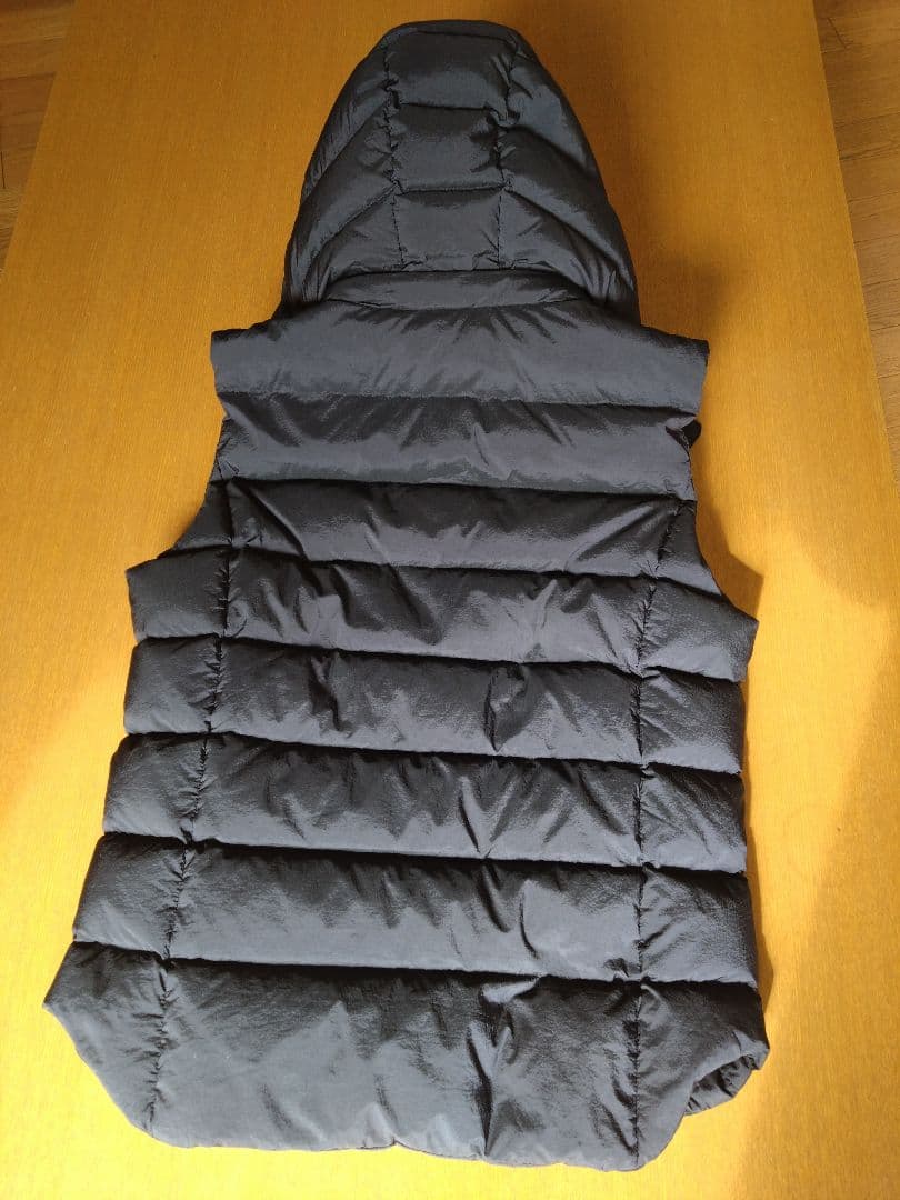 【美品】TATRASタトラスフード付きダウンベスト　ブラック　サイズ1