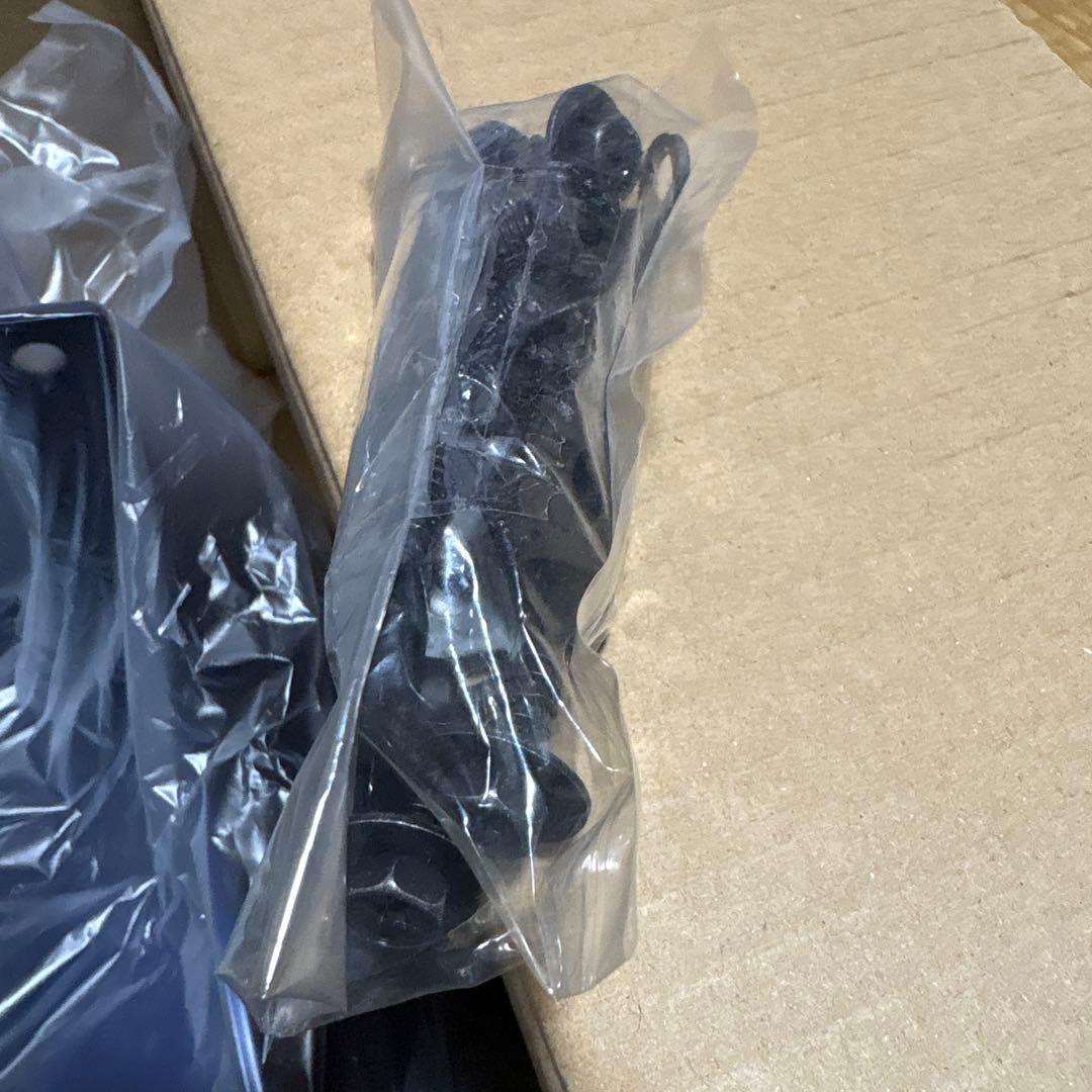 日産純正カラードマッドガード1台分　未使用　キャラバン　ダークブルー”BW5