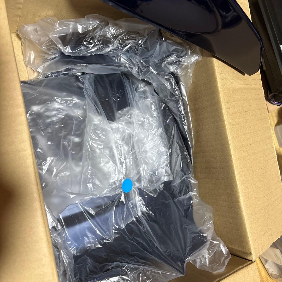 日産純正カラードマッドガード1台分　未使用　キャラバン　ダークブルー”BW5