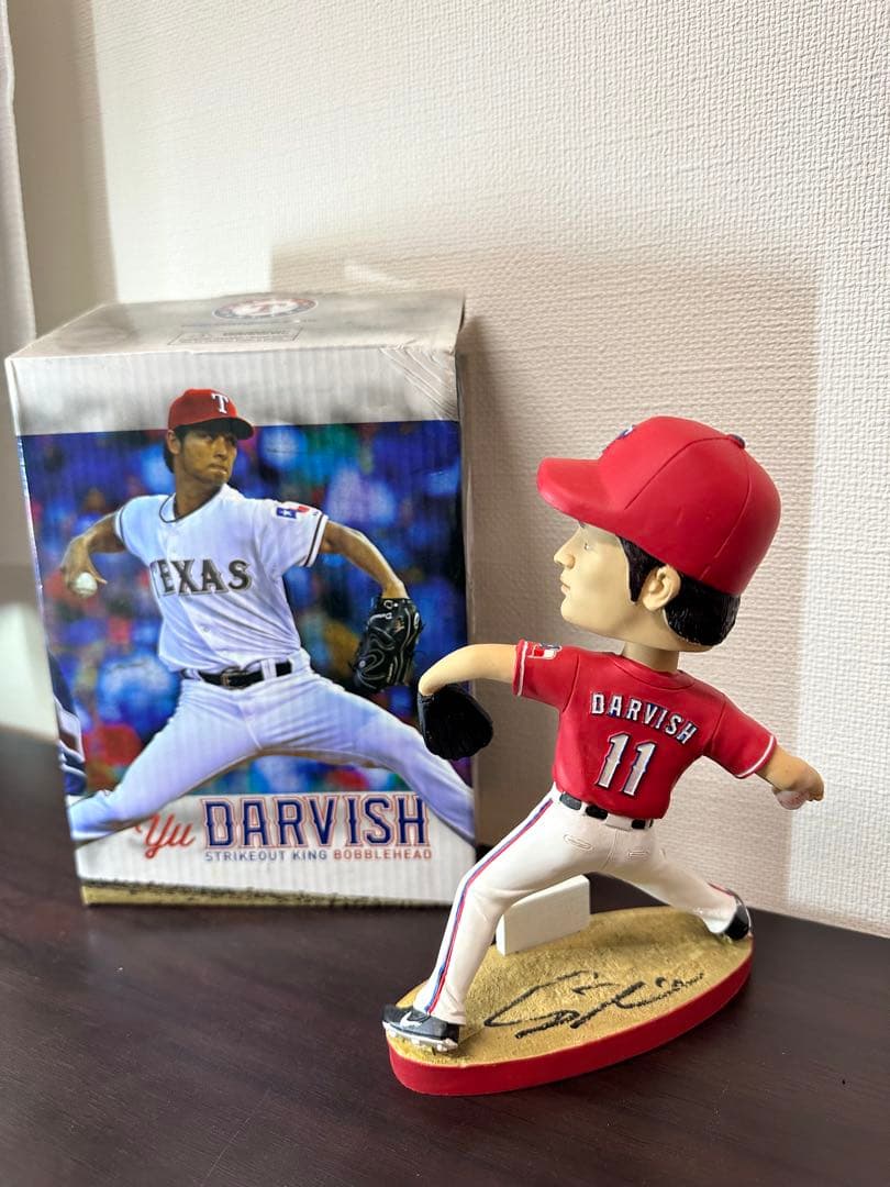 ダルビッシュ有　直筆サイン入り 奪三振王記念球場配布ボブルヘッド レンジャース