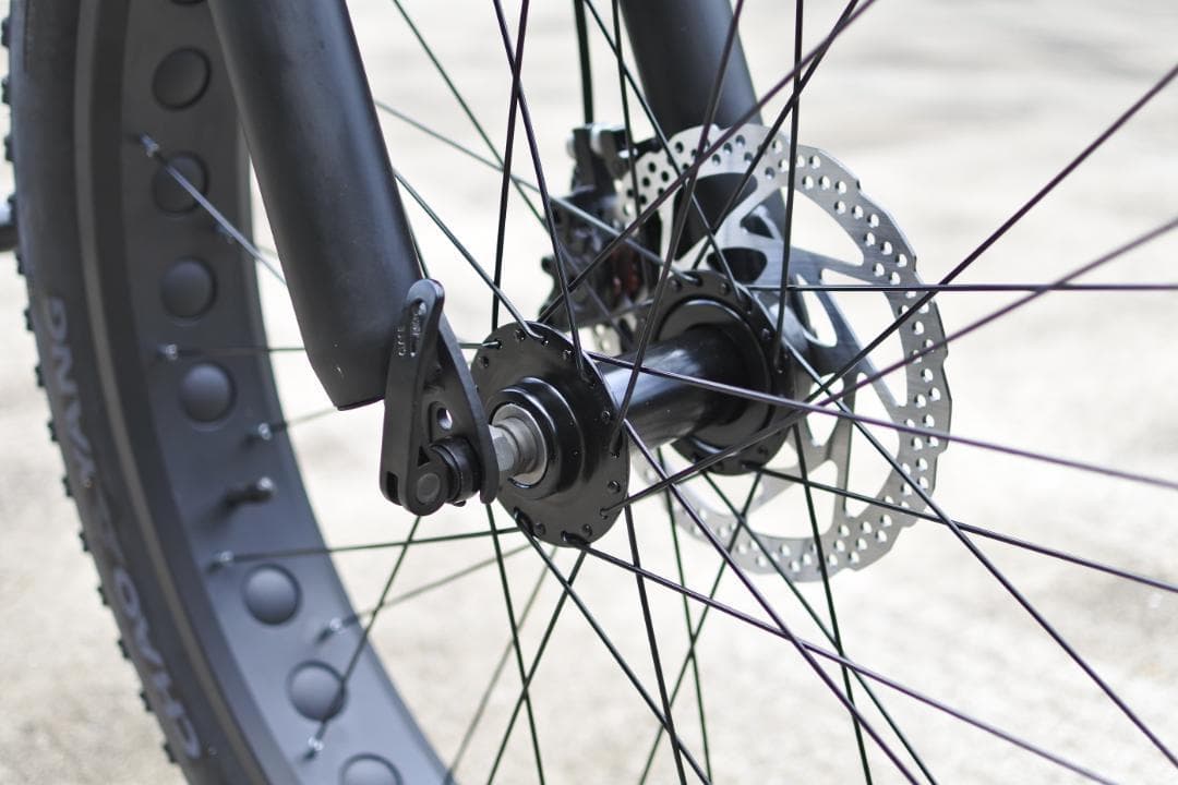 送料無料！未使用26×4.0ファットバイク　21スピード