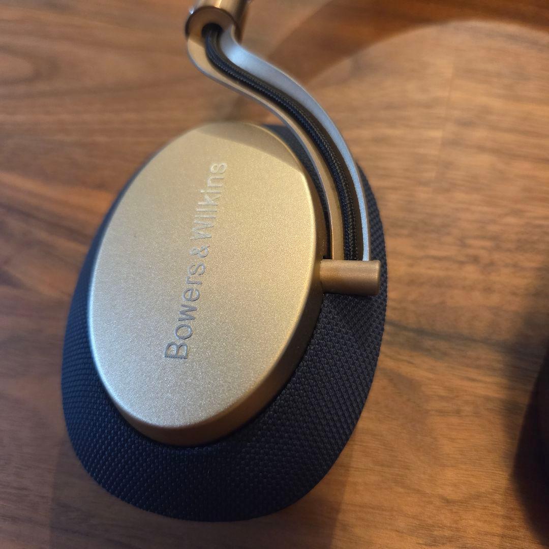 Bowers & Wilkins PX ワイヤレスヘッドホン