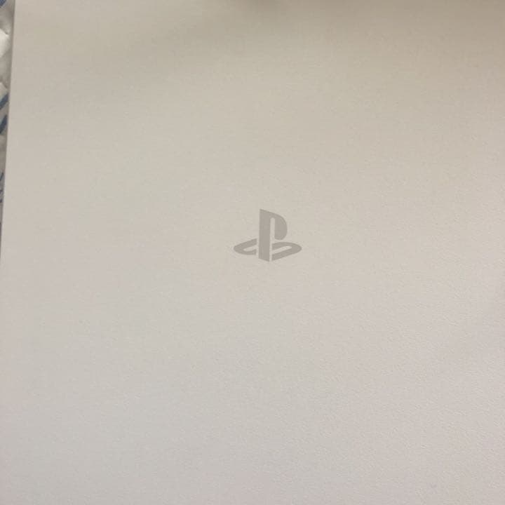 PS4 本体　1TB ホワイト　箱あり