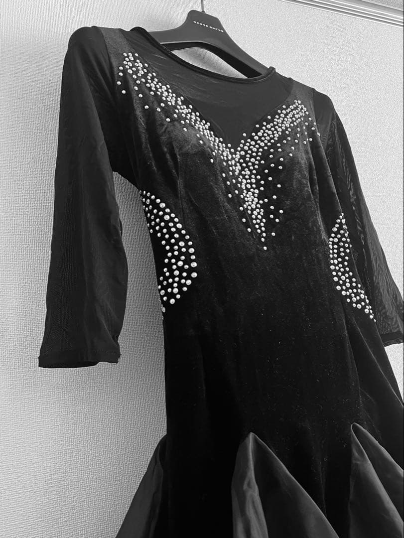 新品 競技ラテンドレス ブラック ベルベット ラインストーン トライアルに