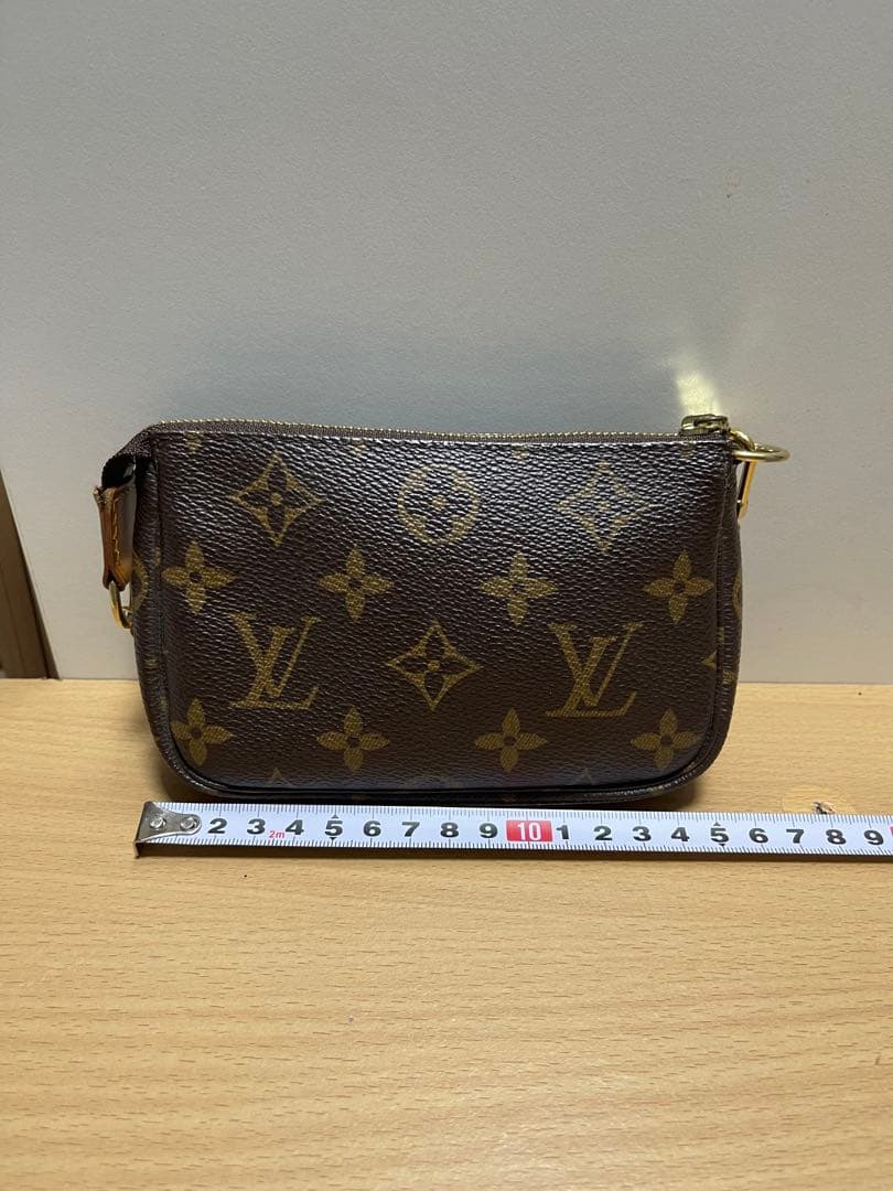 ルイヴィトン アクセソワールミニポシェット アクセサリーポーチ