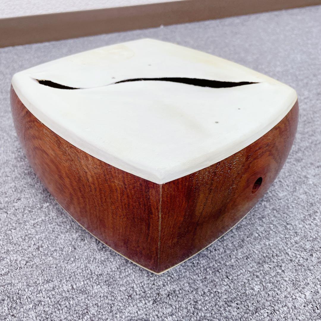 三味線 細棹 金細 トチ入り紅木 綾杉彫り 一本溝 和楽器