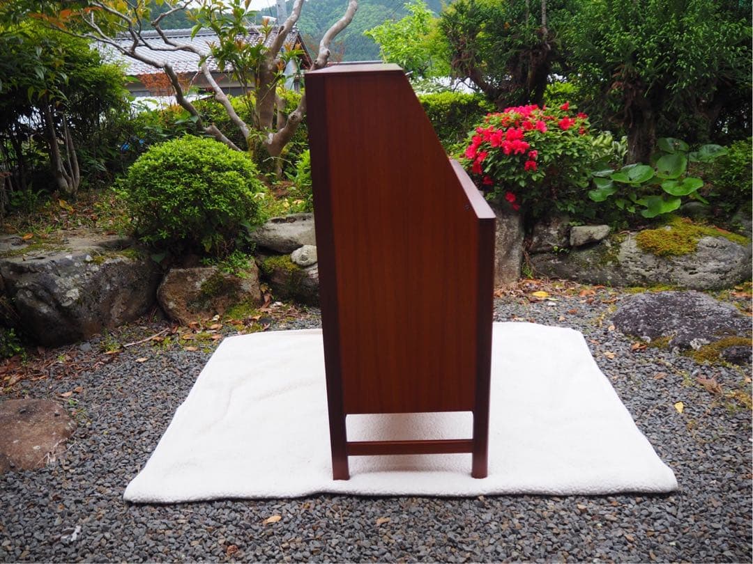 木製ブラウン箪笥 4つの引き出し付き