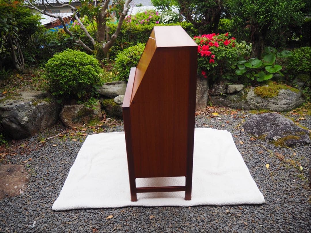 木製ブラウン箪笥 4つの引き出し付き