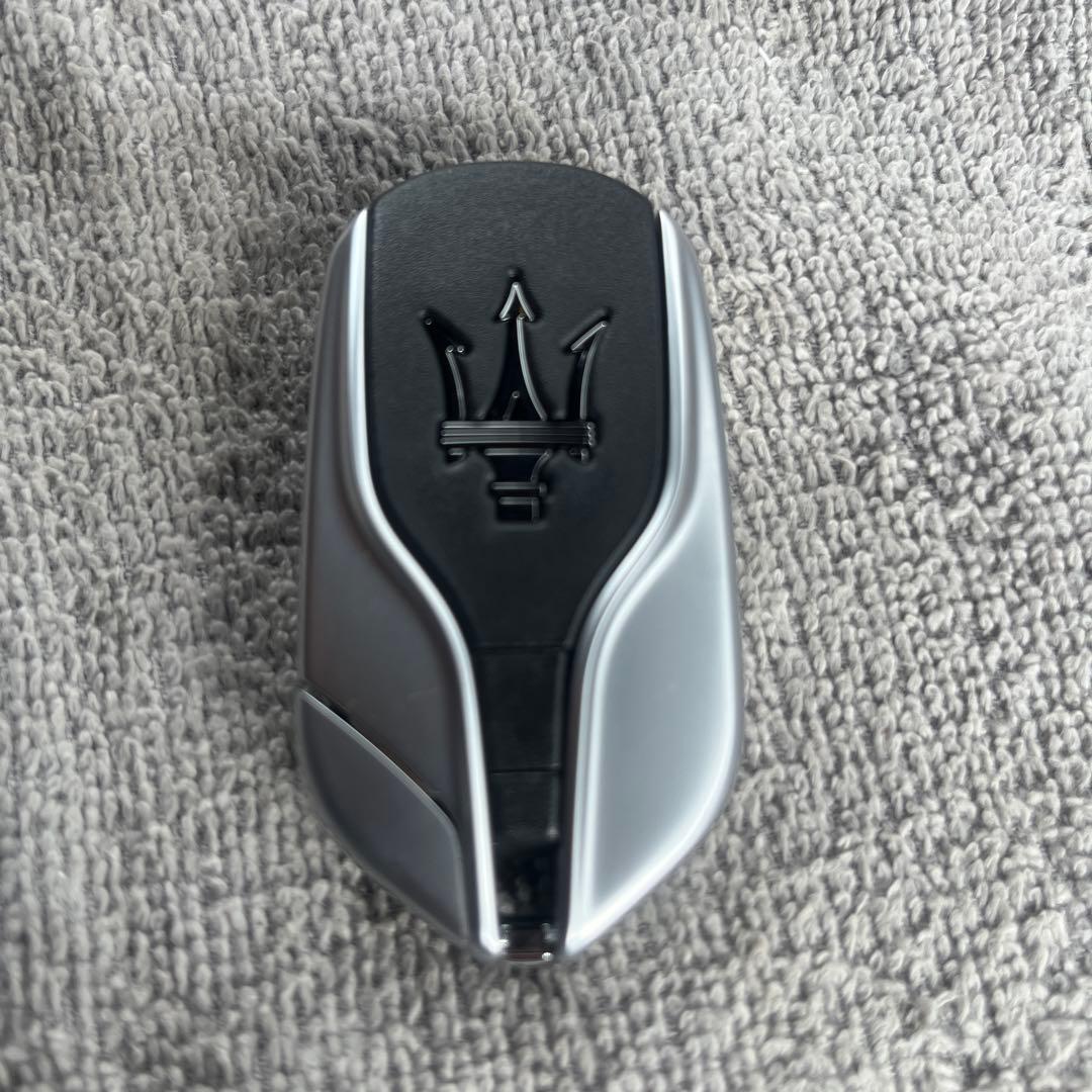 マセラティ チタン合金仕様スマートキー