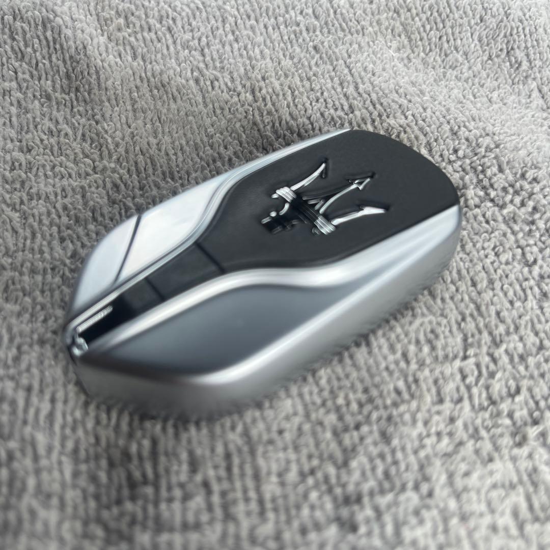 マセラティ チタン合金仕様スマートキー