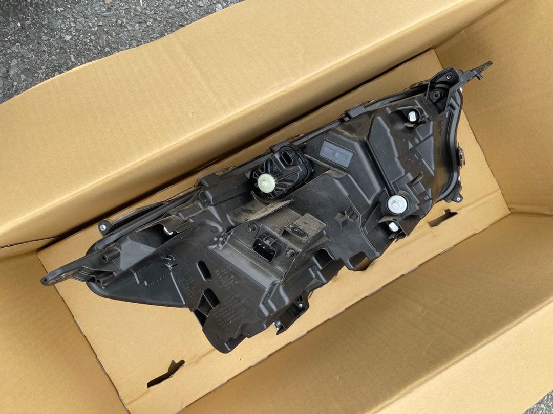 トヨタ ライズ ロッキー 純正 左 LED ヘッド ライト