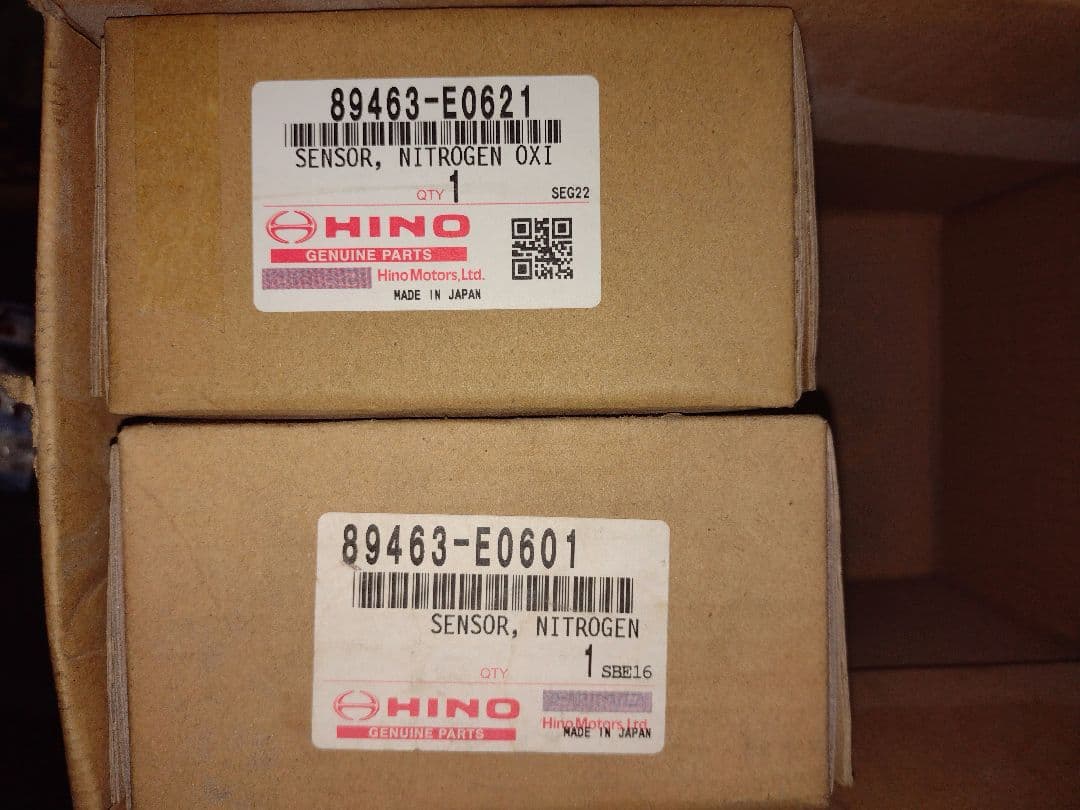 日野プロフィアNoxセンサー　89463-E0601　E0621未使用セット