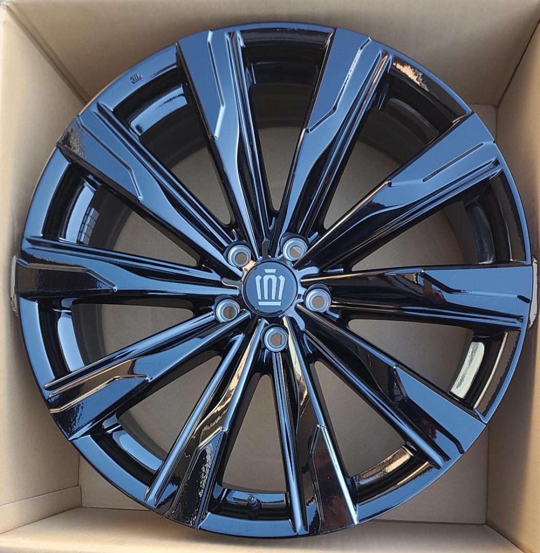 TOYOTA　クラウンスポーツ　純正アルミホイール（へっぷりボーイ）